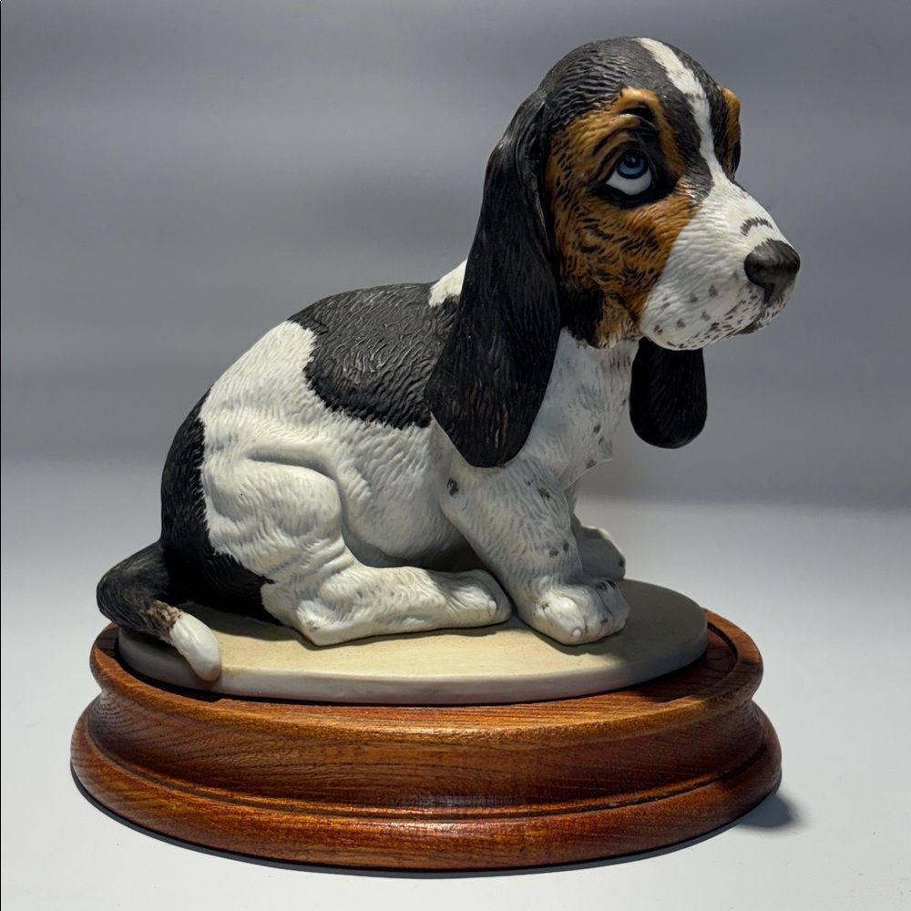 Homco basset hound porcelain figurine